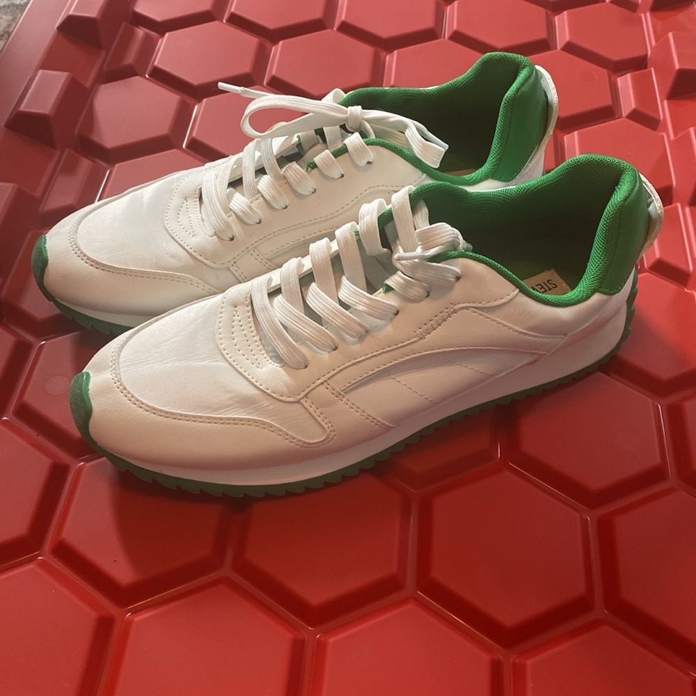 Steve Madden Sneakers